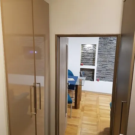 Woodstone Apartment Ploiesti Exterior photo